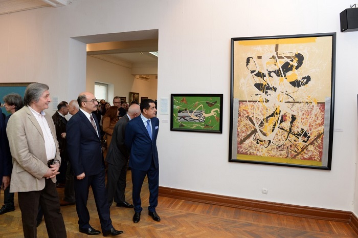 Foro Global de Bakú abre la exposición “Fuera de política”-Abulfaz Qarayev